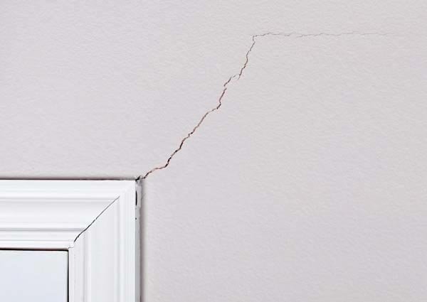 Painting and Drywall Repair Downriver – fixing drywall cracks