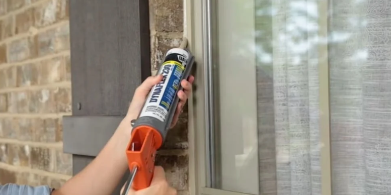 Sealing window before winter